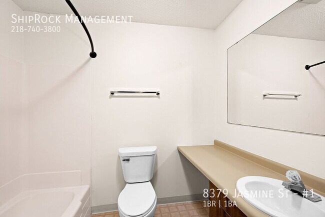 Photo - 8379 Jasmine St Unidad #1