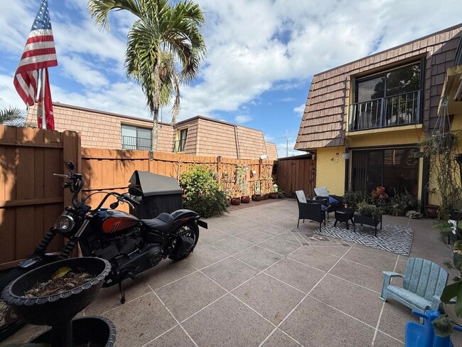 Photo - 1021 Springdale Cir