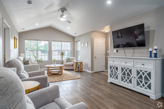 2BR, 2BA - 1,100SF - Living Room