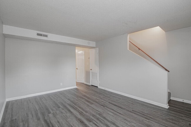 Photo - 809 Golf View Pl