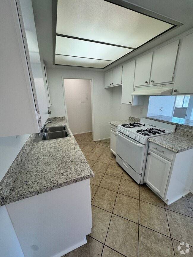 Building Photo - #A - Building on NORTH CANAL STREET Unit 2661 North Canal Street Rental