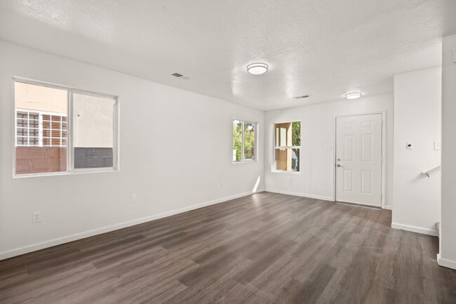 Photo - 2943 Quail Pointe Dr NW