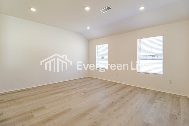 Photo - 106 Jasmine Ct