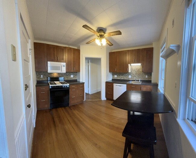 Photo - 65 Waldemar Ave Apartment Unit #1