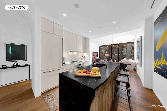 Photo - 325 W Broadway