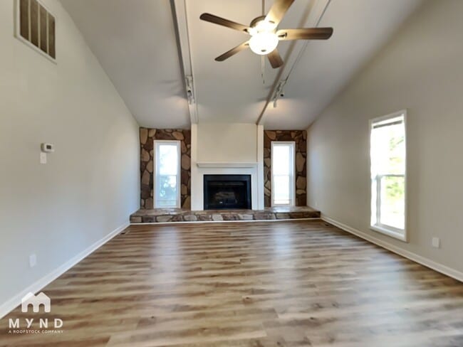 Photo - 137 Candlewick Dr