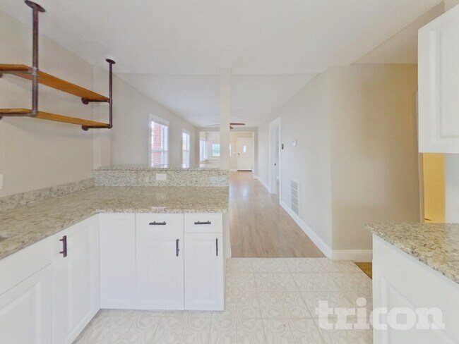 Photo - 3250 Prescott St N