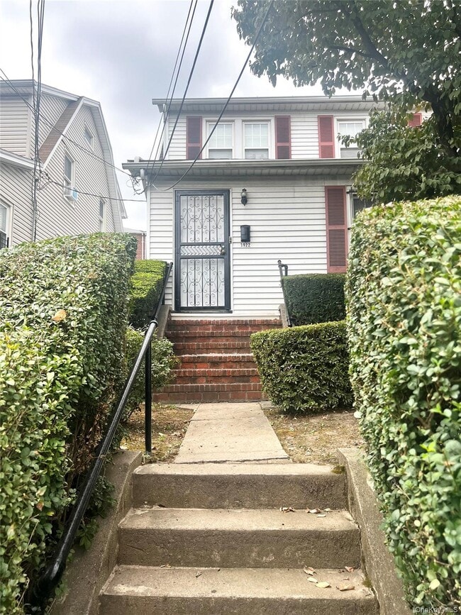 Building Photo - 3922 Dyre Ave Unit 2 Rental