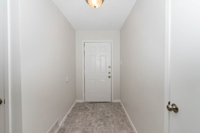 Building Photo - Single-Story Gem with Vaulted Ceilings and... Rental