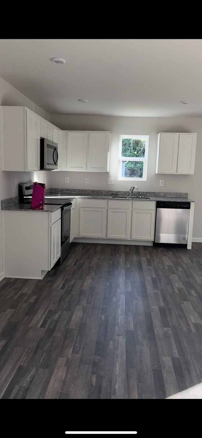 Photo - 134 Dogwood Ln