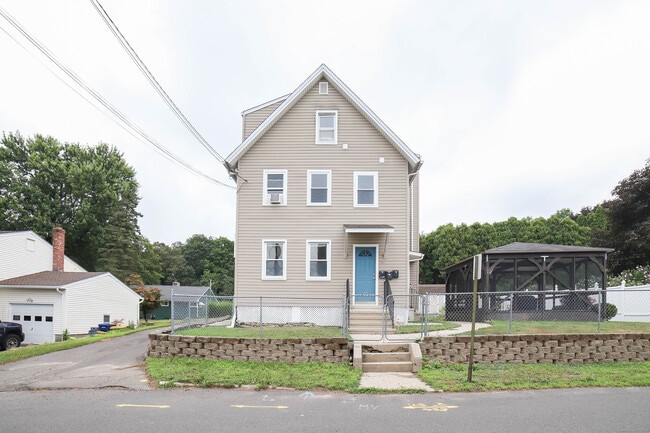 Building Photo - 56 N Spring St Unit 2 Rental