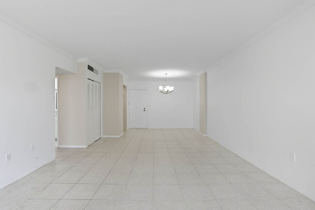 Photo - 800 West Ave Unit 506