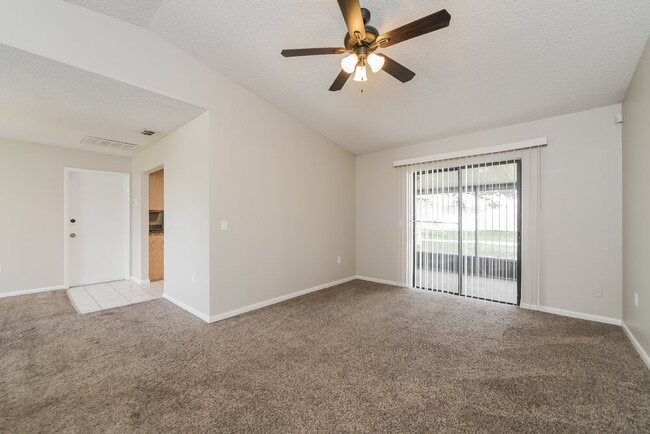 Photo - 1209 Croydon Cir