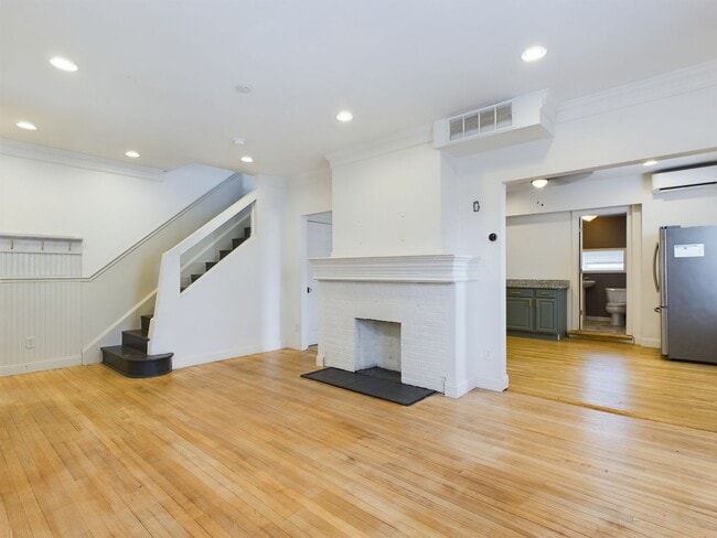 Building Photo - 3313 Cliff Ave Rental