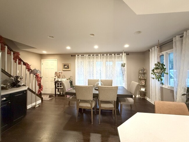 Photo - 10740 Monitor Ave