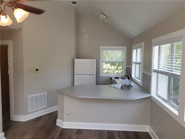 Photo - 2102 Townes Ln Unit B