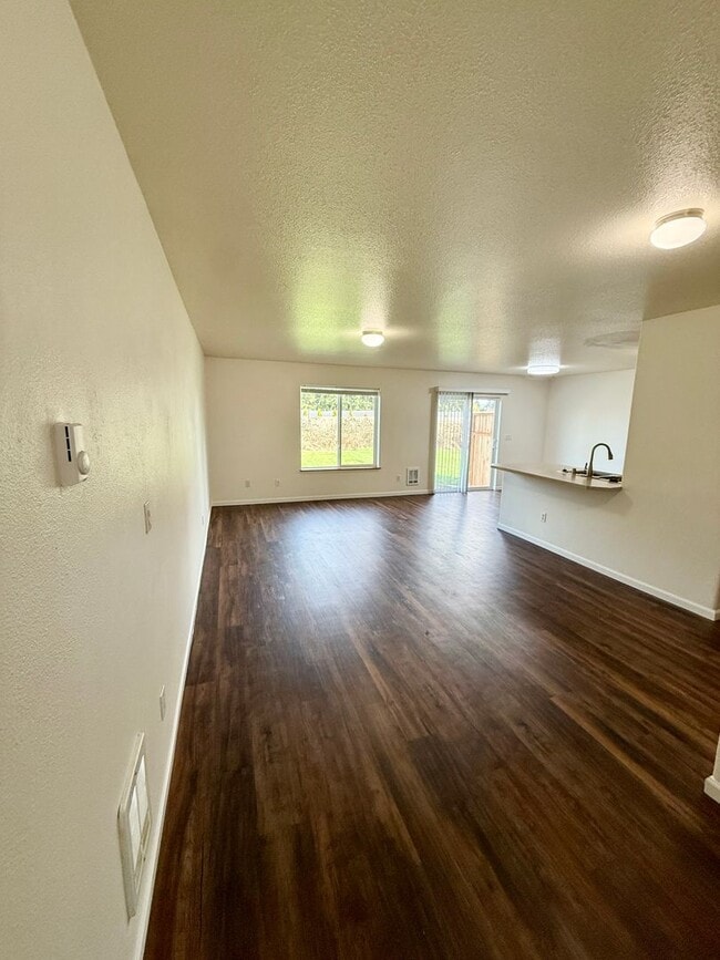 Photo - Newly Remodeled 3-Bed, 2.5-Bath Duplex for Rent in Longview