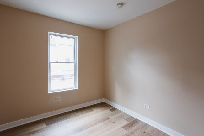 Photo - 714 Helmholz Ave