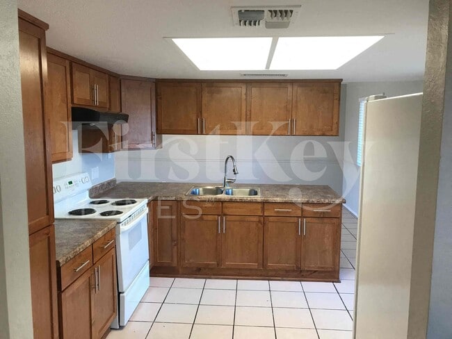 Photo - 7629 W Flower St