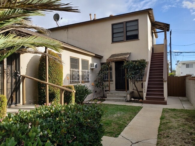 Building Photo - 12544 Venice Blvd Unit A Rental