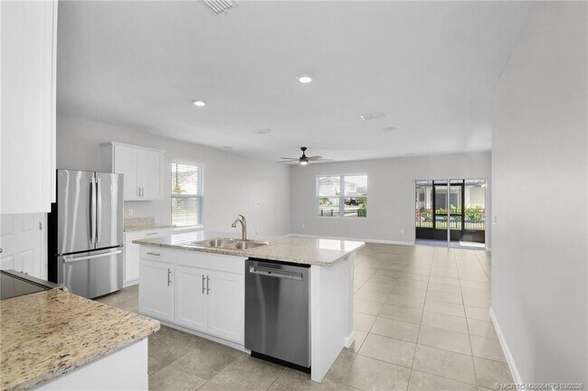 Photo - 10575 Jem St