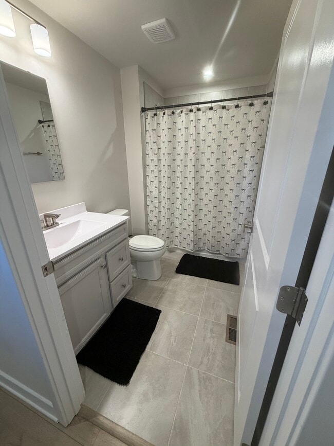 Photo - 951 Pemberley St