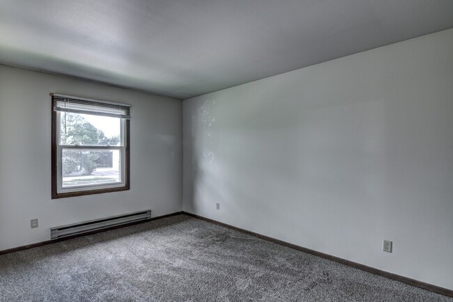 Photo - Hamilton Square Apartments