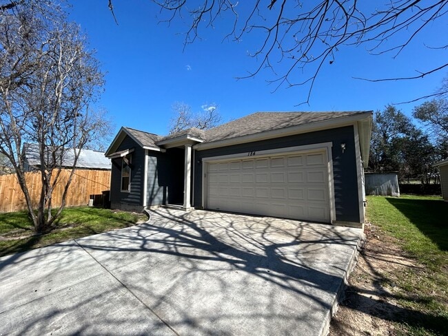 Photo - LOCATION! Walk to Torrey Park / Close to NB Downtown & Gruene / No Carpet / NBISD