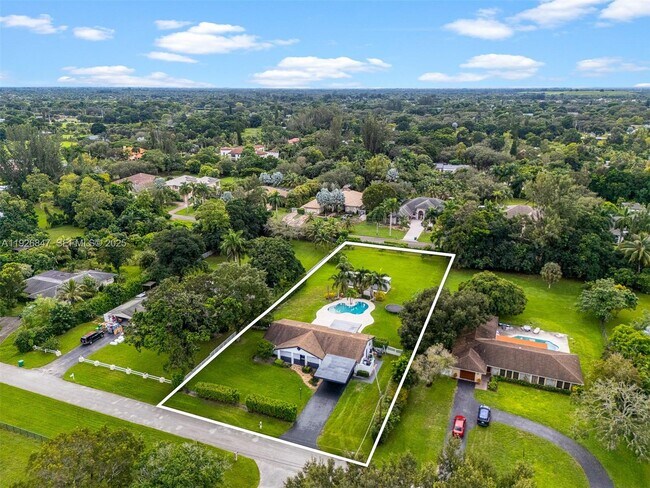 Photo - 14330 SW 16th St