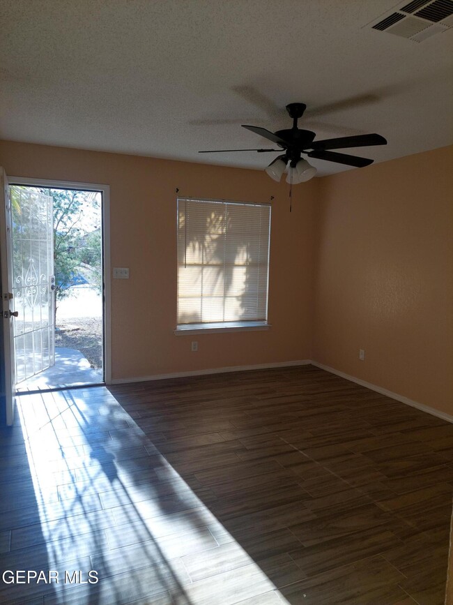 Photo - 10413 Valle Suave Dr