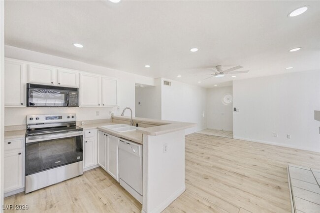 Photo - 2972 Juniper Hills Blvd Unidad 203