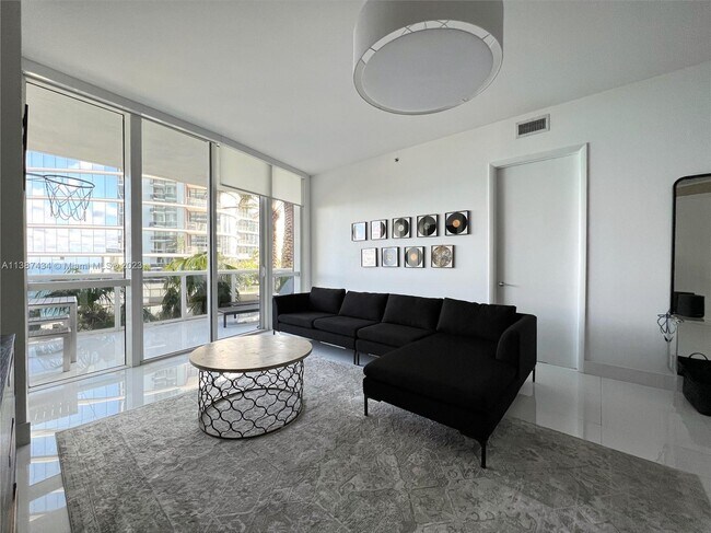 Photo - 15811 Collins Ave Unidad 15811 Collins Ave # 507 Rental