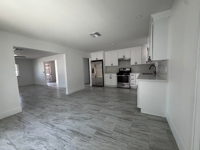 66685 Granada Ave
