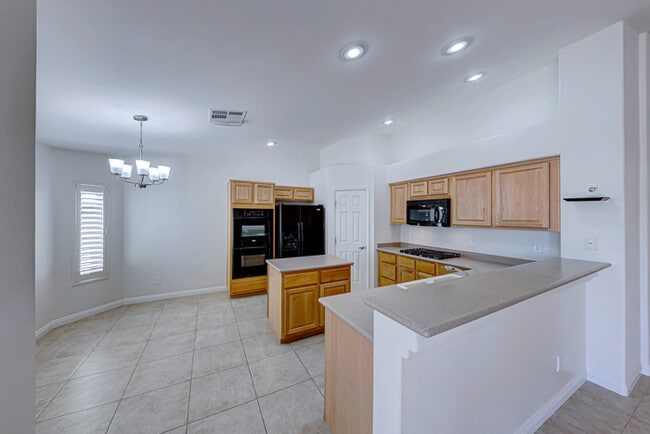 Photo - Carry Over Showing: This property has been shown before and will be rented to the first most qual...