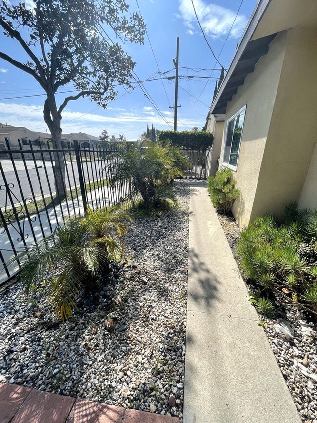 4156 W 120th St Unidad B