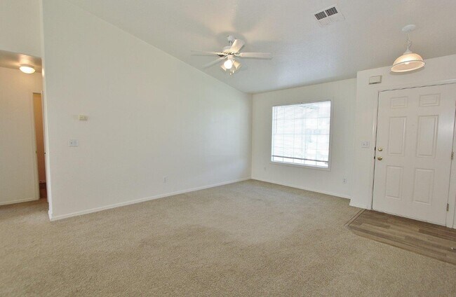 Photo - 3721 Pierre Ave Casa