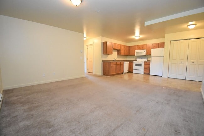 807 W Villard St Unit 15