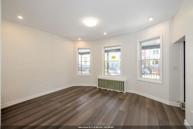 Photo - 100 W 46th St Apartamento Unidad 1
