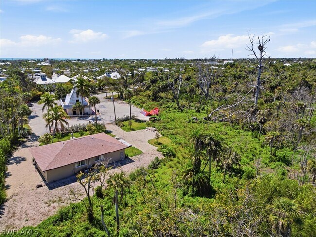 Photo - 1046 Periwinkle Way