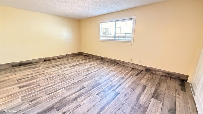 Photo - 3090 E Desmond Ave