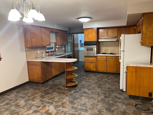 Photo - 2006 White St