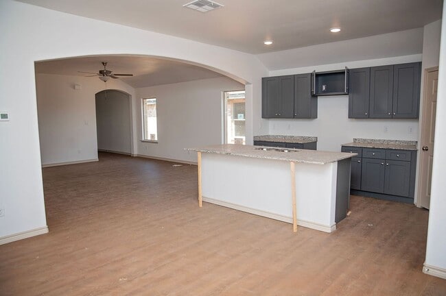 Photo - Lease This Stunning New Construction | Irr...
