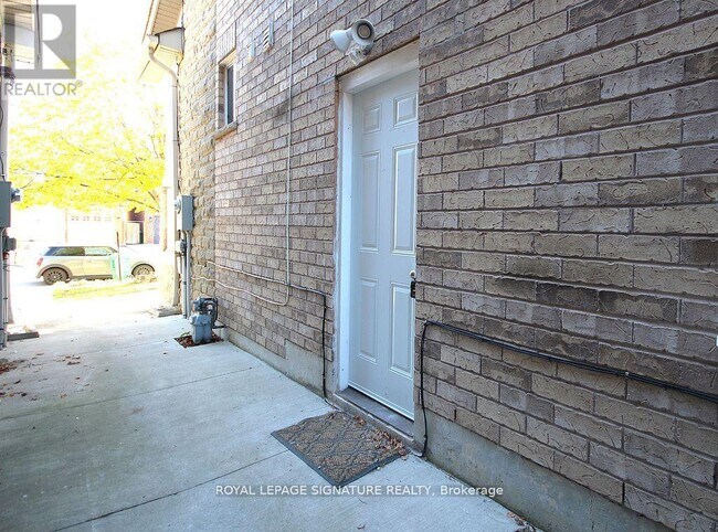 Photo - 70 Penbridge Cir