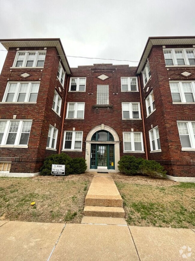 Building Photo - $1750 - Spacious & Updated 2B/2B Main Floo... Rental