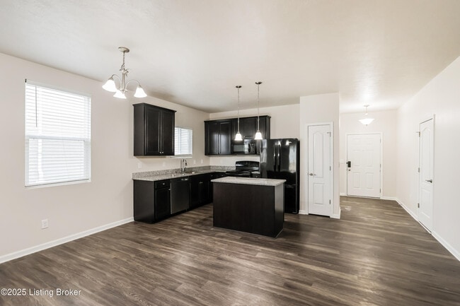 Photo - 6041 Edgemont Way