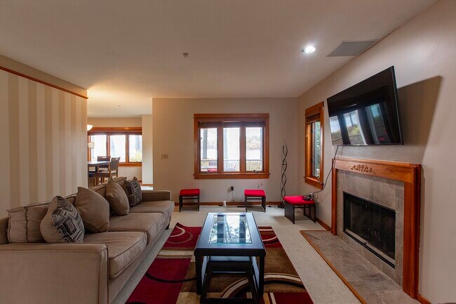 Photo - 33 Clearwater Dr