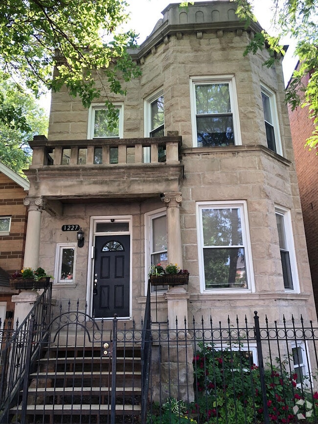 Building Photo - 1227 N Rockwell St Unit 1 Rental