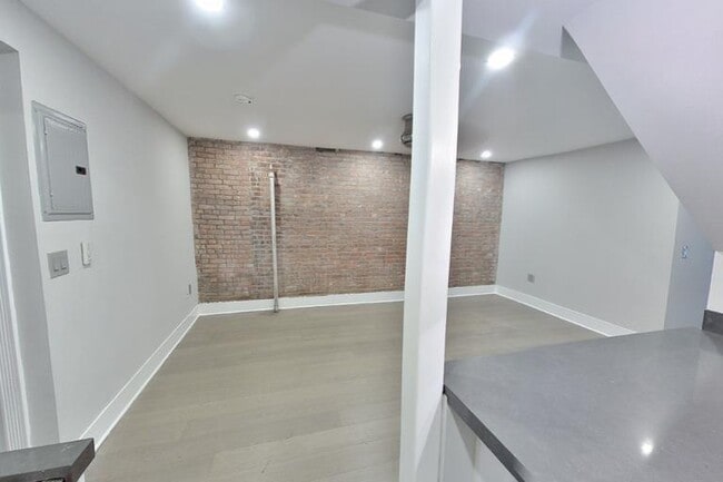 Photo - 411 E 12th St Unidad 1