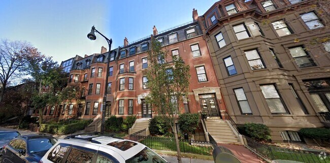 Building Photo - 337 Beacon St Unit 2 Rental