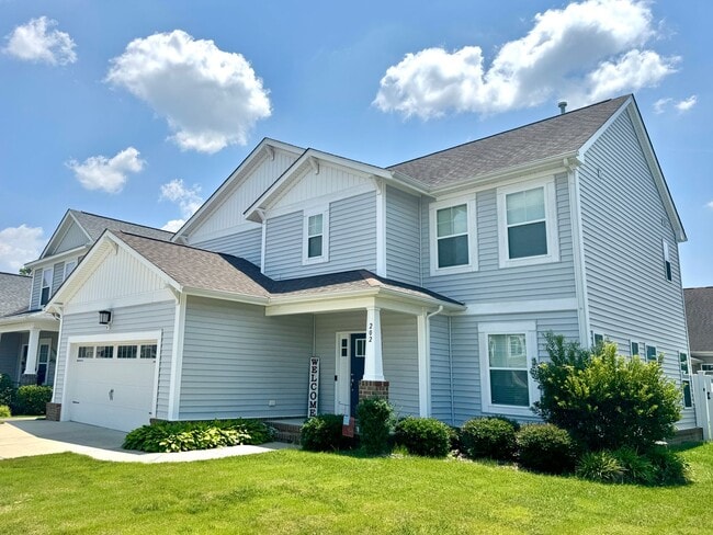 Spacious Suffolk Home in Desirable Bennett... - Spacious Suffolk Home in Desirable Bennett...